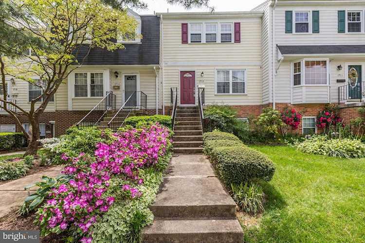 1713 Hart Ct Crofton, MD 21114
