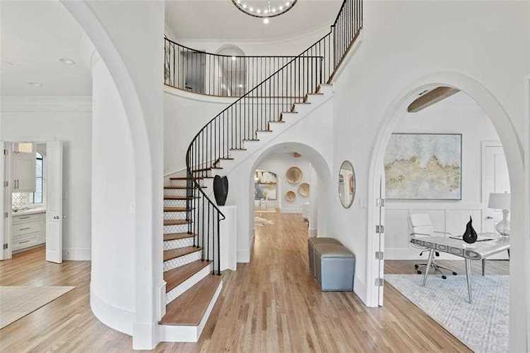 4557 Belclaire Avenue Highland Park, TX 75205
