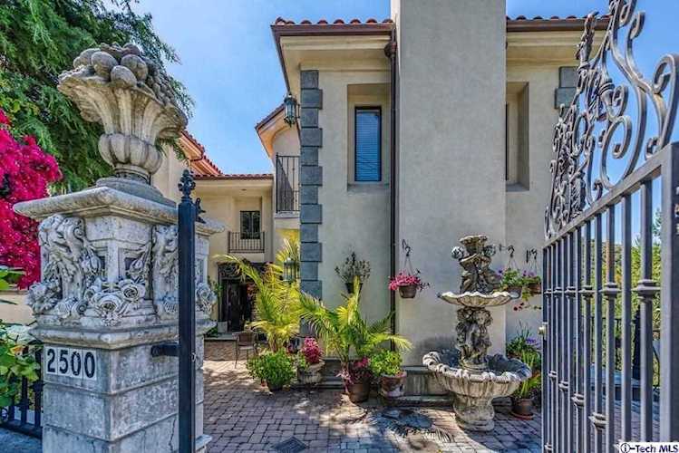 2500 Cascadia Drive Glendale, CA 91206