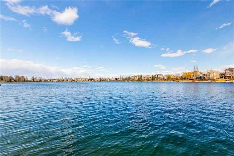 347 Chapala Point SE Calgary, AB T2X 0A2