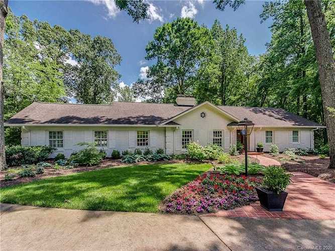 1301 Meadowood Ln Charlotte, NC 28211