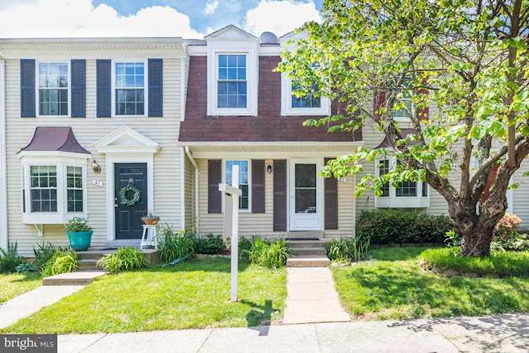43 Huntley Ct Sterling, VA 20165