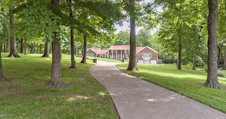 4911 Hickory Hollow Ln Shepherdsville, KY 40165