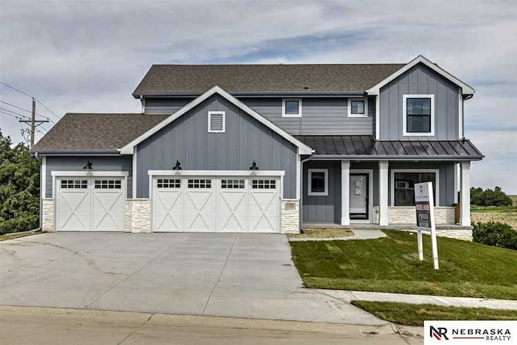 11805 S 110 Ave Papillion, NE 68046