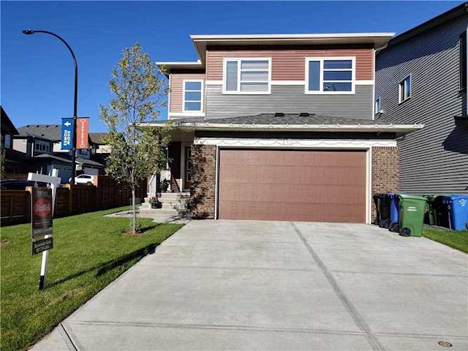 158 Carringvue Manor NW Calgary, AB T3P 0W2