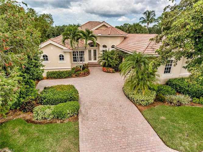 8911 Crown Colony Blvd Fort Myers, FL 33908