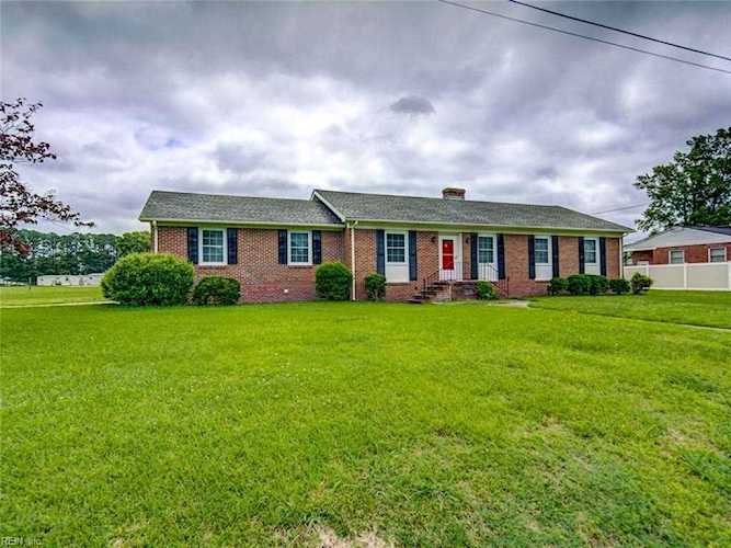home for sale in Sadler Heights Suffolk VA 23434 MLS 10324791