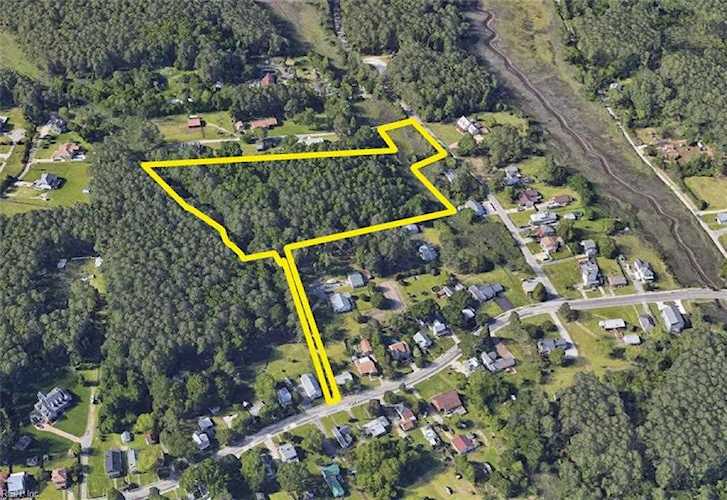 21 Dandy Point Rd Hampton, VA 23664