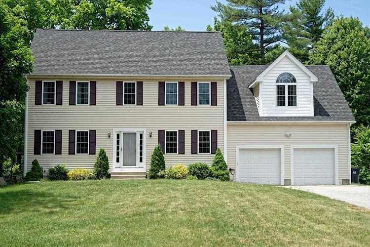 1 Pond Ct Leicester, MA 01611