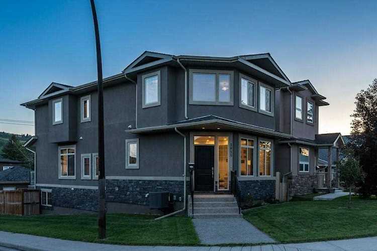 1855 43 St NW Calgary, AB T3B 4W7