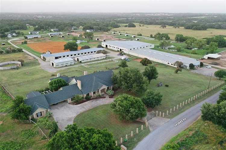 7429 Grubbs Road Aubrey, TX 76227