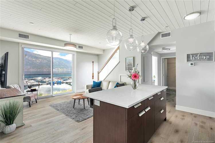 3398 Mckinley Beach Lane Kelowna, BC V1V0C5