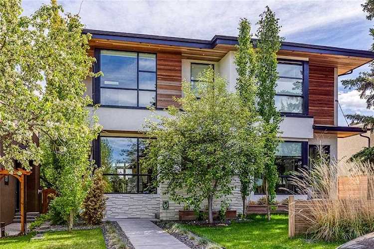 1945A 25 Ave SW Calgary, AB T2T 1A6