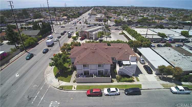 8472 Tamaru Drive Huntington Beach, CA 92647