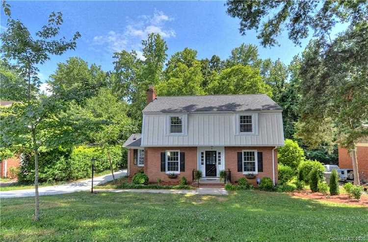 7201 Sherbourne Dr Charlotte, NC 28210