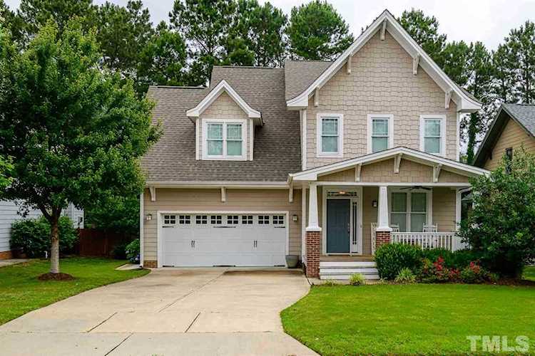 629 Lake Artesia Lane Fuquay Varina, NC 27526