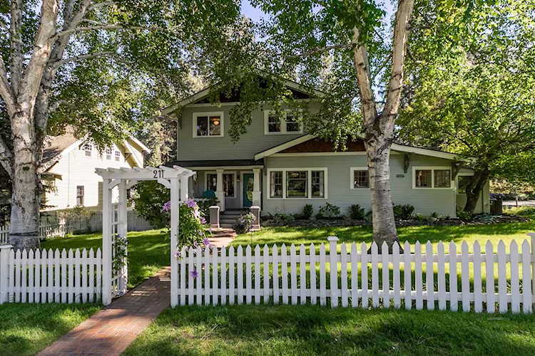 211 NW Drake Rd Bend, OR 97703