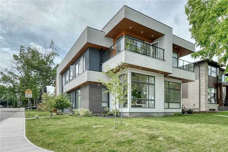 2010 25 Ave SW Calgary, AB T2T 1A7