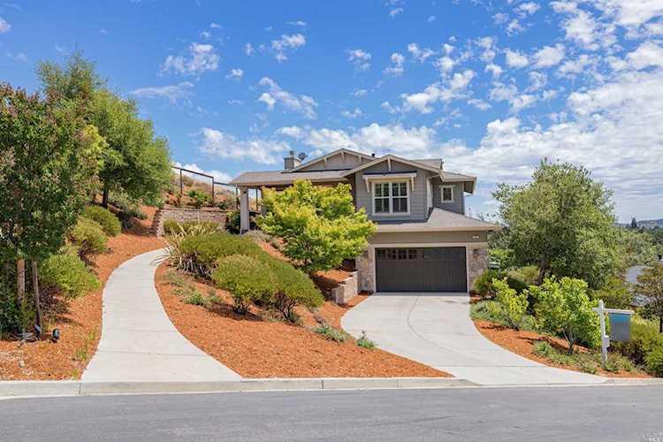 6 Winding Way Novato, CA 94945