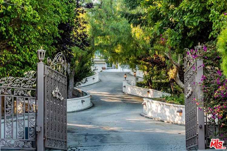 27931 Winding Way Malibu, CA 90265