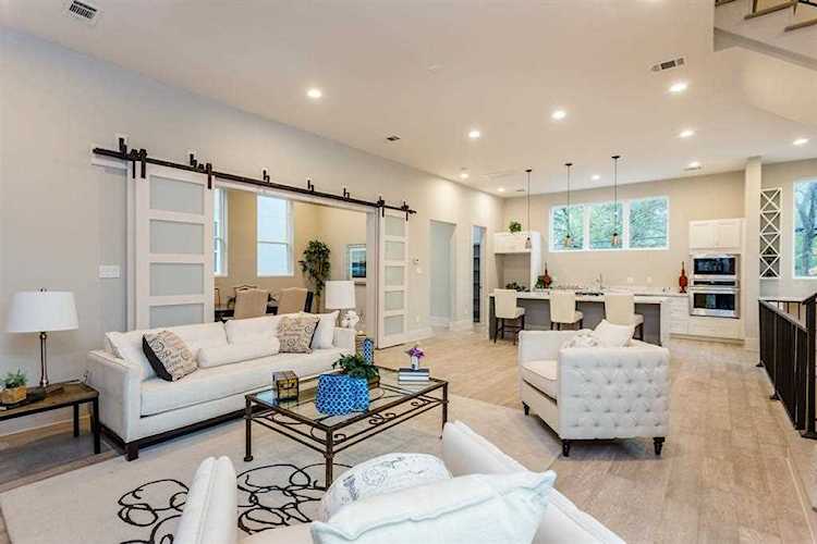 911 Thompson Street Houston, TX 77007