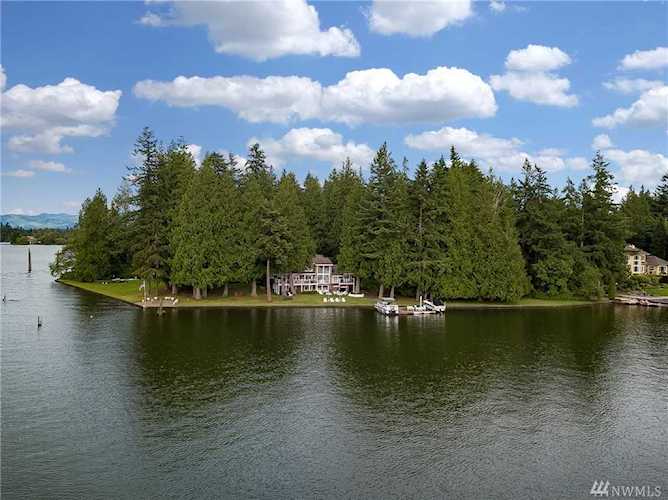 20702 Snag Island Dr E Lake Tapps, WA 98391