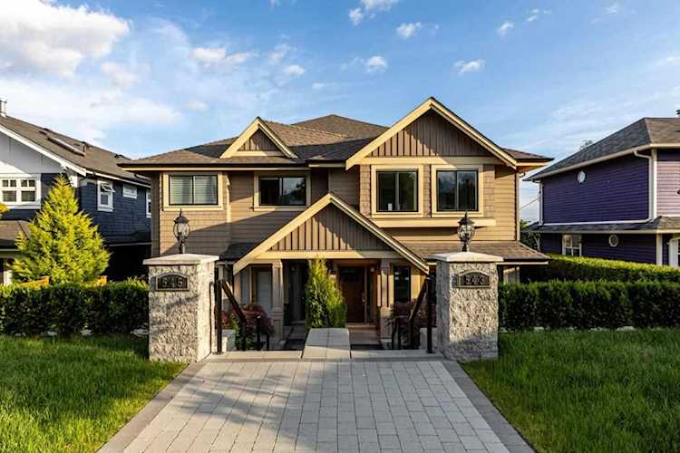 543 E 4th Street North Vancouver, BC V7L 1J7