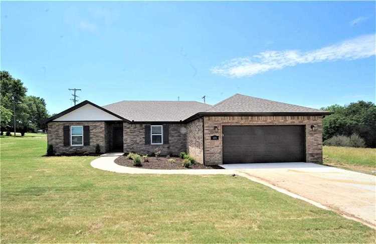 101 Kindley Ct Gravette, AR 72736