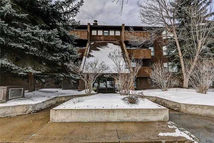 8403 Fairmount #12 Calgary, AB T2H 0Y9