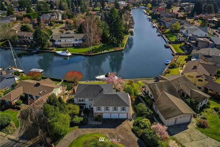 25 Crescent Key Bellevue, WA 98006
