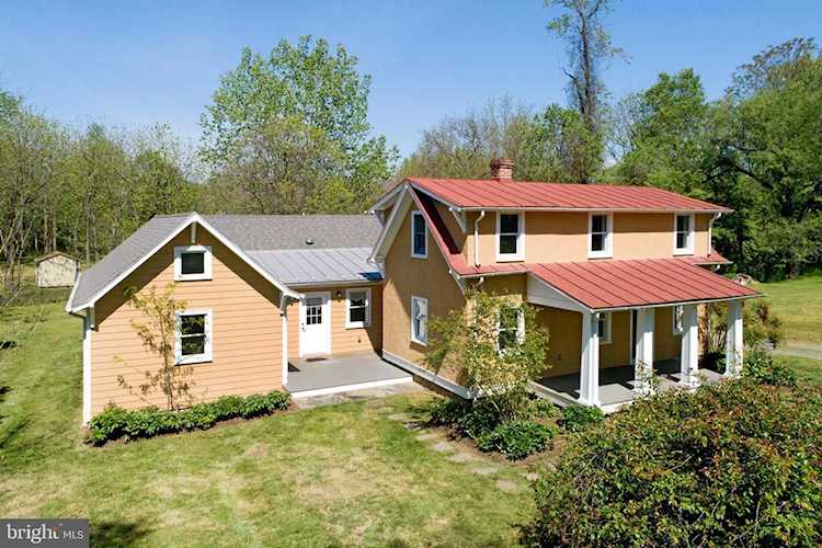 1144 Delaplane Grade Rd Upperville, VA 20184