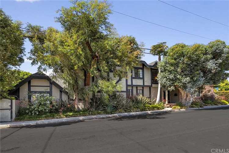 2701 Maple Avenue Manhattan Beach, CA 90266
