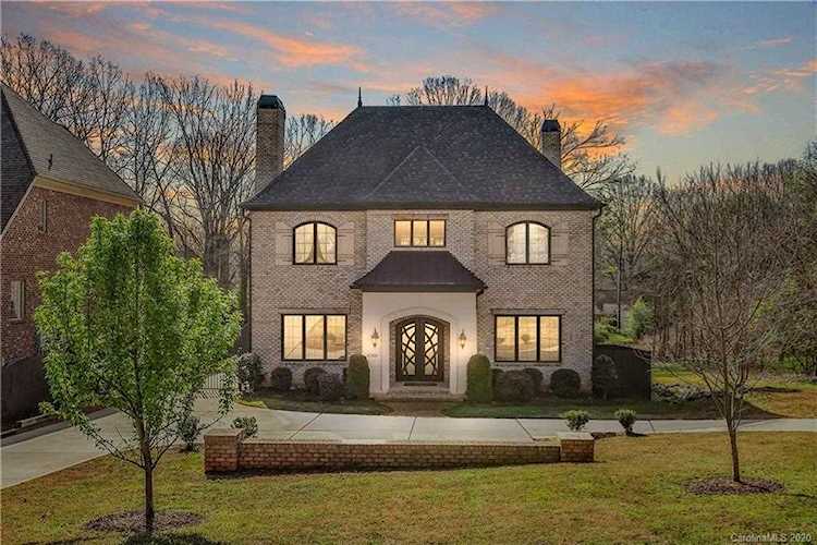 6705 Sharon Rd Charlotte, NC 28210