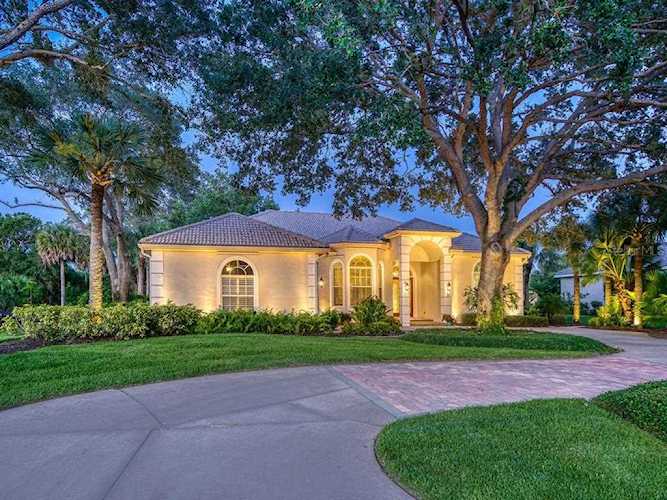 19 N Cayman Isles Blvd Englewood, FL 34223