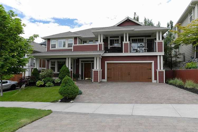 327 Quilchena Drive Kelowna, BC V1W4Y9