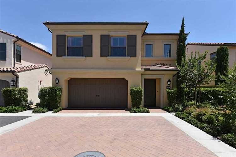 56 Wildvine Irvine, CA 92620