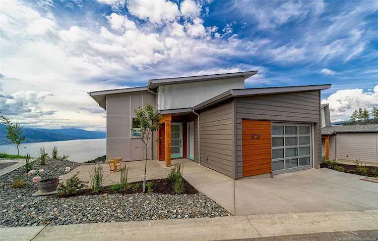 1828 Blue Bunch Court Kelowna, BC V1V0C6