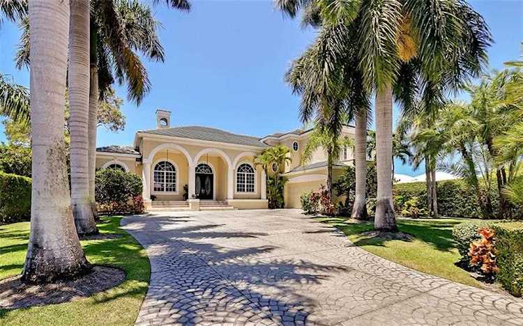 438 Meadow Lark Dr Sarasota, FL 34236