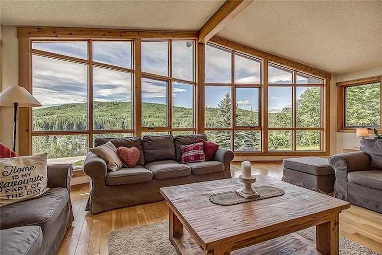 228 Wild Rose Close Bragg Creek, AB T0L 0K0