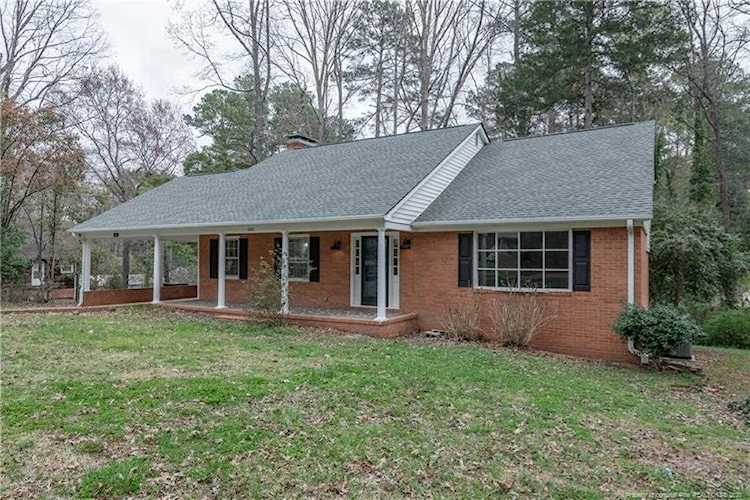 2821 Chippendale Trl Sanford, NC 27330 | MLS 629858 Photo 1