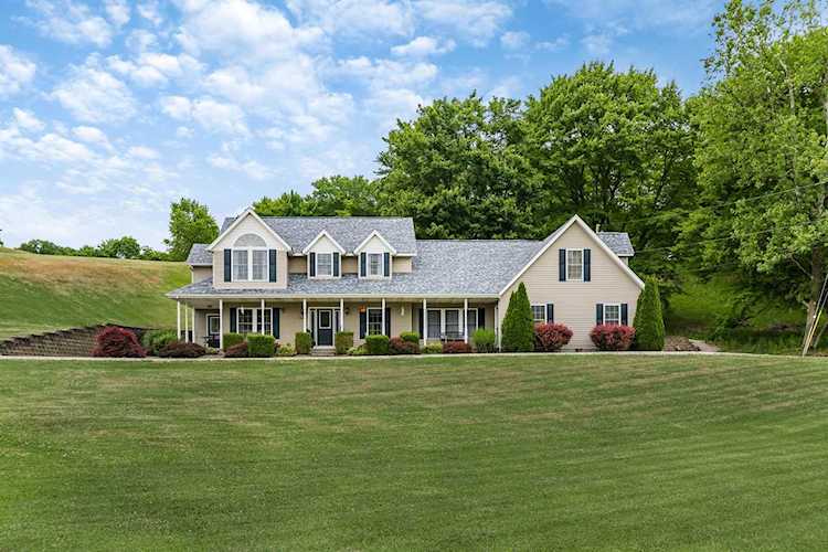 3415 Fallsburg Road Newark, OH 43055