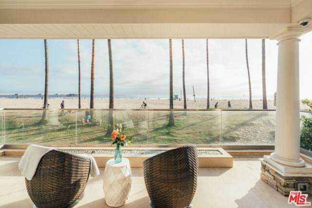 2705 Ocean Front Walk Venice, CA 90291