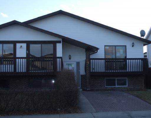 7 Templemont Rd NE Calgary, AB T1Y 5A2