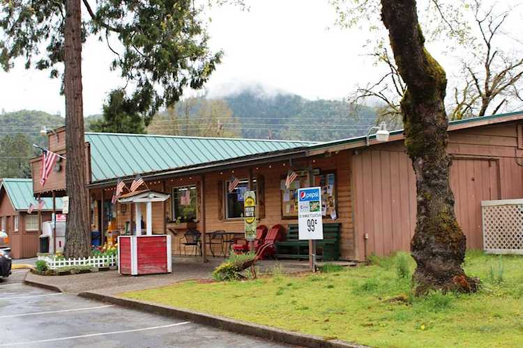 3175 Rogue River Hwy Gold Hill, OR 97525