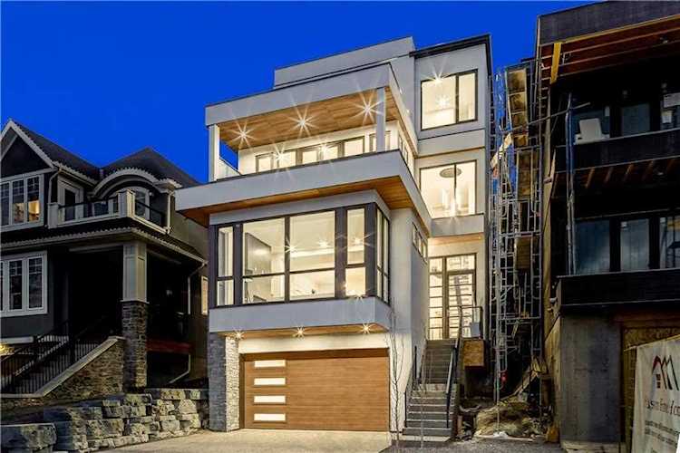 3620 8 Avenue NW Calgary, AB T2N 1E1
