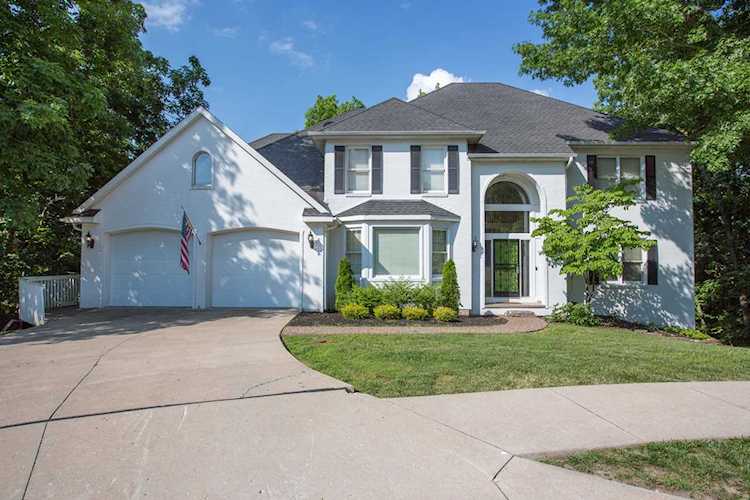 2013 Chapel Wood RD Columbia, MO 65203