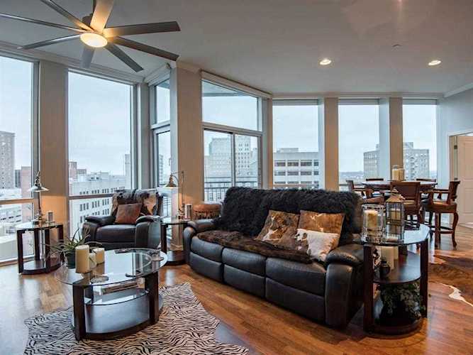 500 Throckmorton Street #1512 Fort Worth, TX 76102