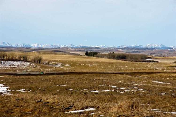 284009 36 St W De Winton, AB T1S 1A2