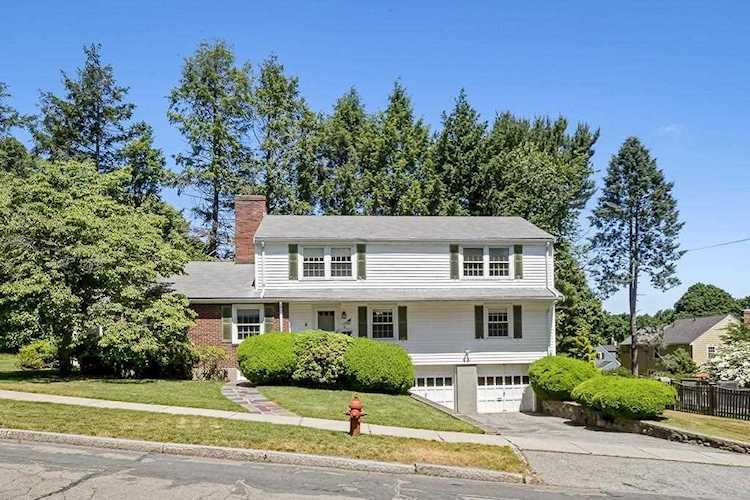 7 Blossom Hill Rd Winchester, MA 01890
