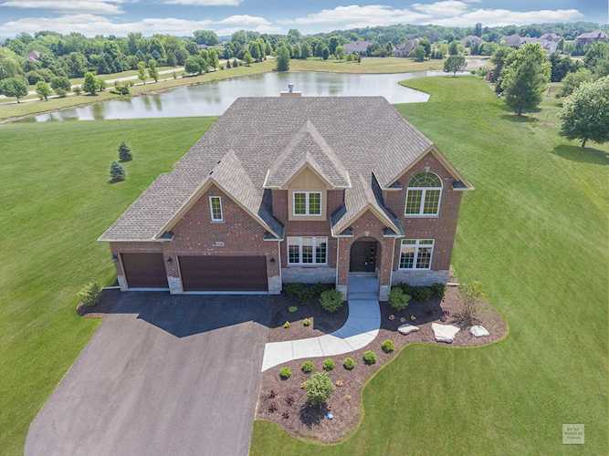 5548 Jennifer Ct Yorkville, IL 60560